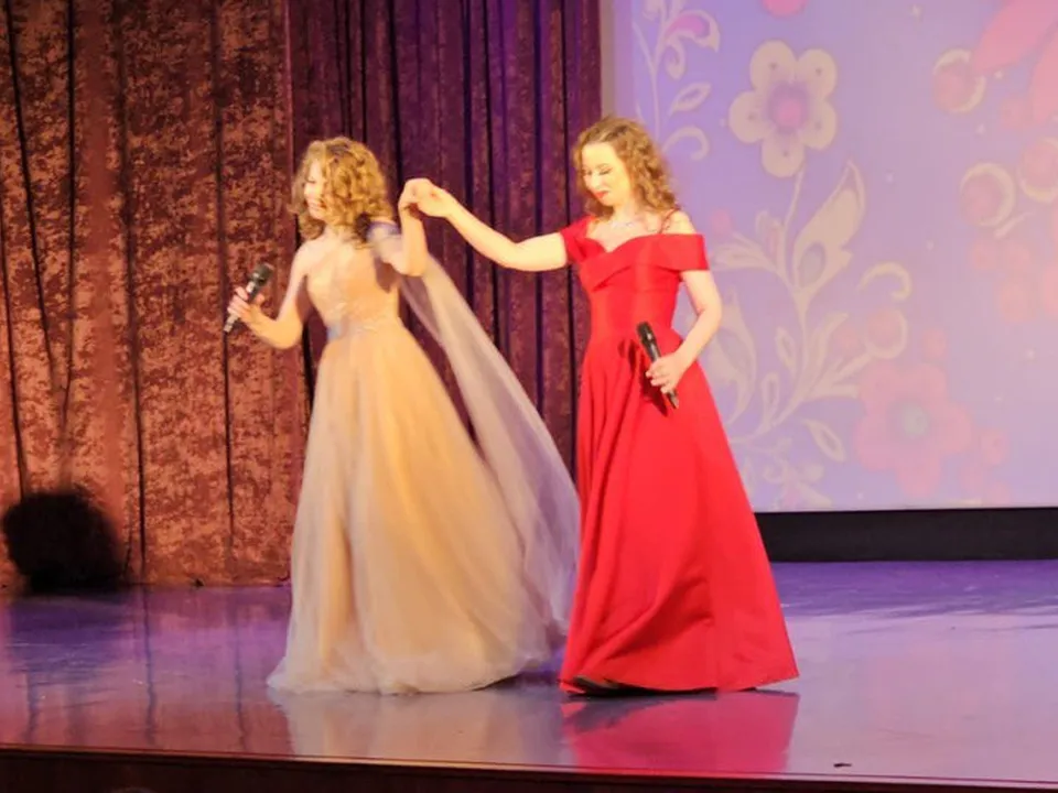 Вероника с сестрой Юлией.&nbsp;Фото: личный архив Вероники Бычковой