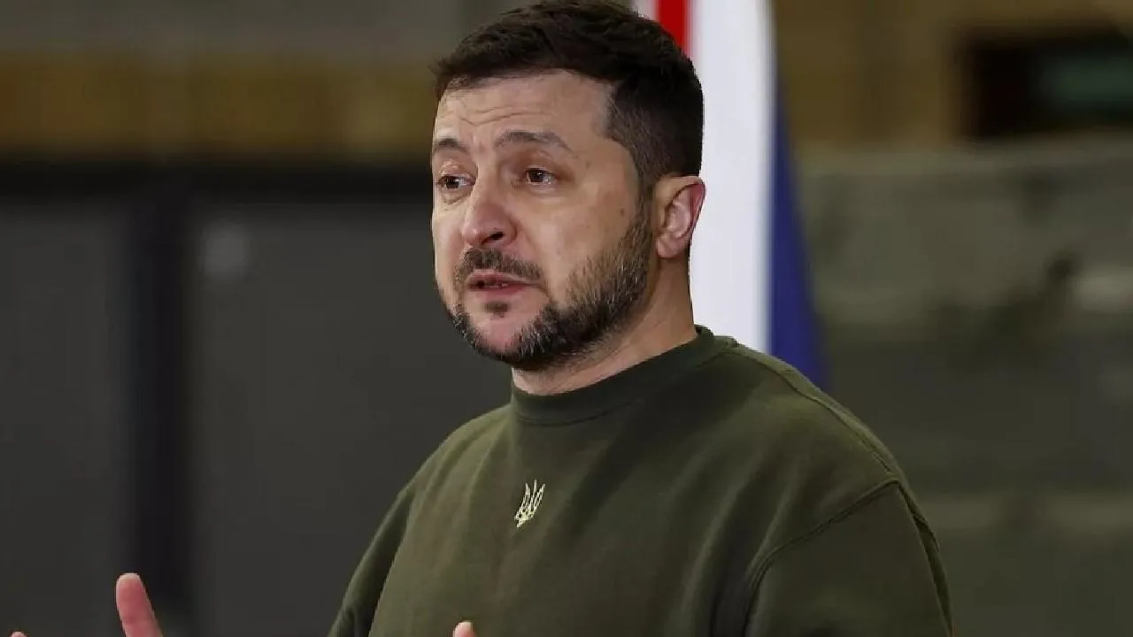 Президент Украины Владимир Зеленский подписал закон об обязательном экзамене по украинскому при получении гражданства
