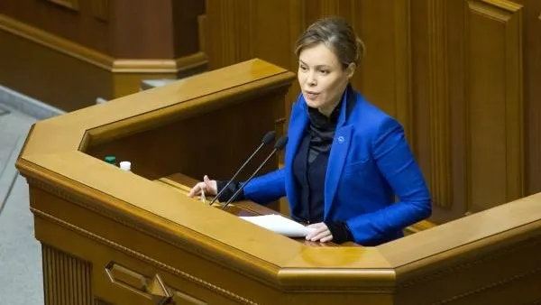 Королевская считает абсурдной политику Зеленского