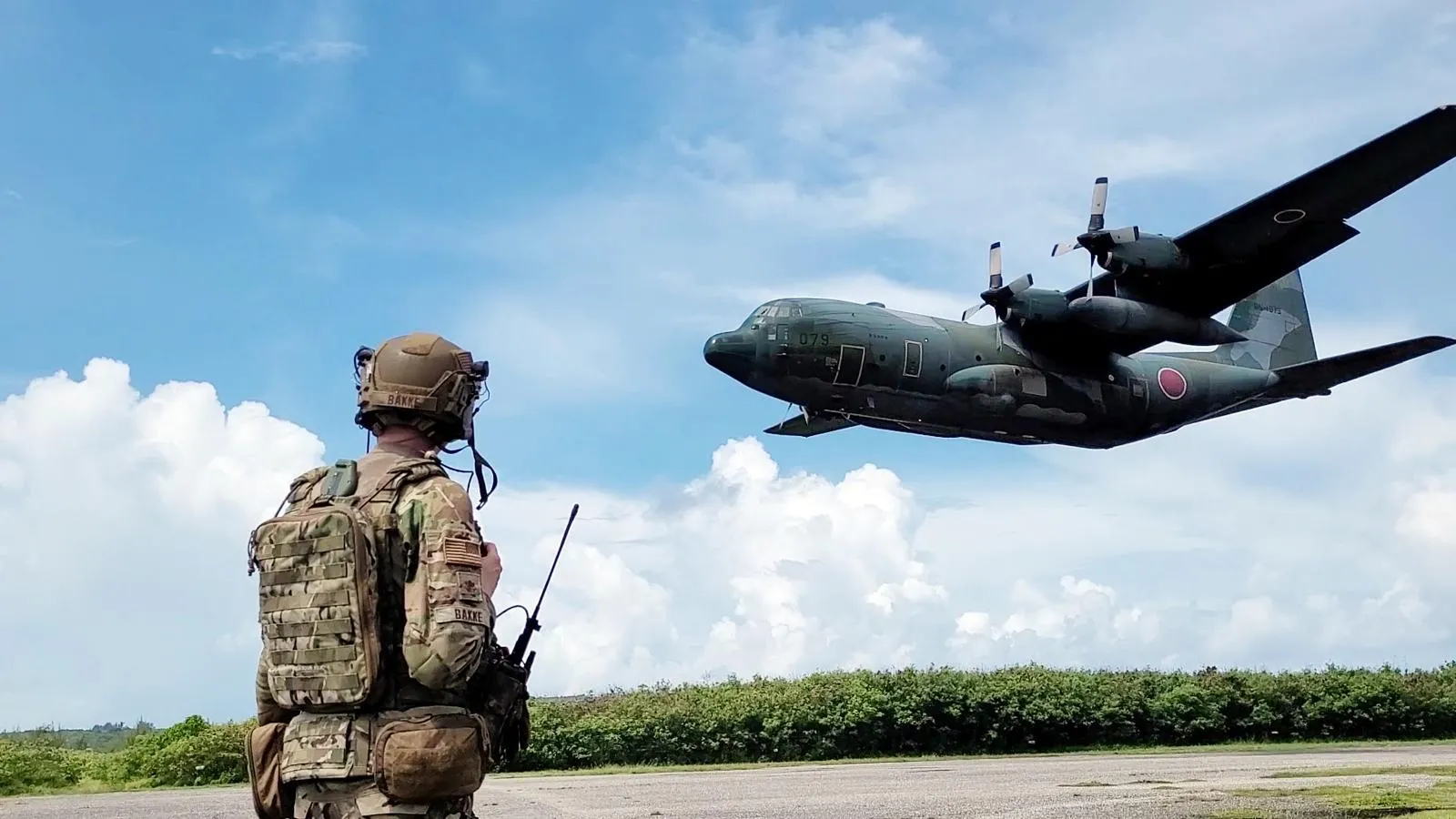 Посадка японского C-130 «Геркулес» на острове Тиниан, 12 июля 2023 года. Courtesy Photo