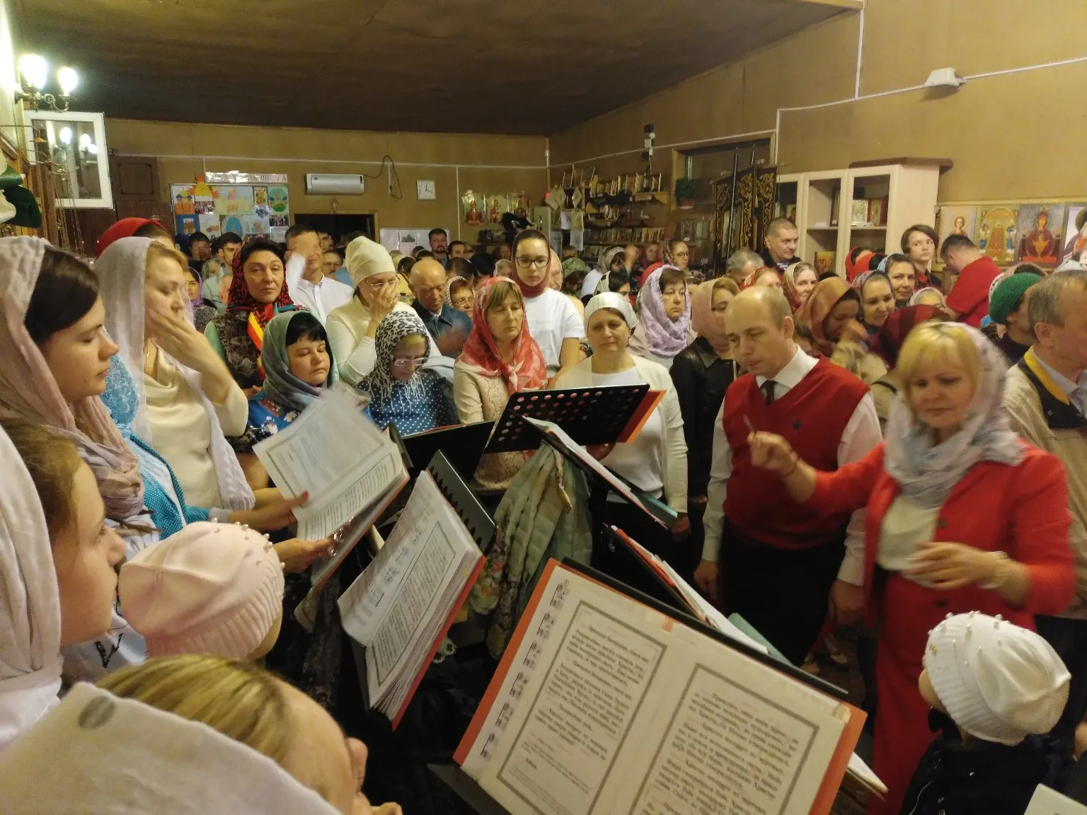 Фото: Елена Григорьева / Пасха Христова в храме Новомучеников и Исповедников Домодедовских