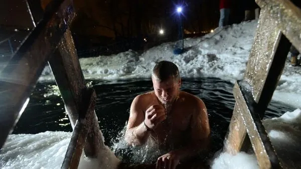 В крещенских купаниях в МО поучаствовали 85 тыс человек