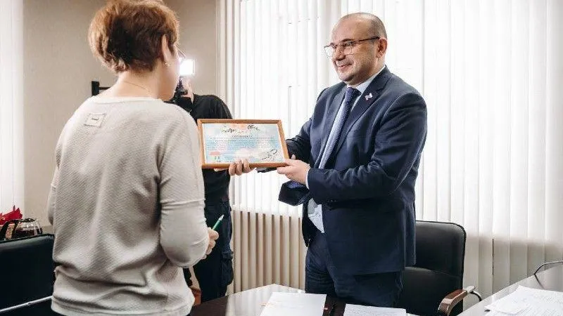 Первая семья из Лосино-Петровского получила сертификат на переселение из аварийного дома