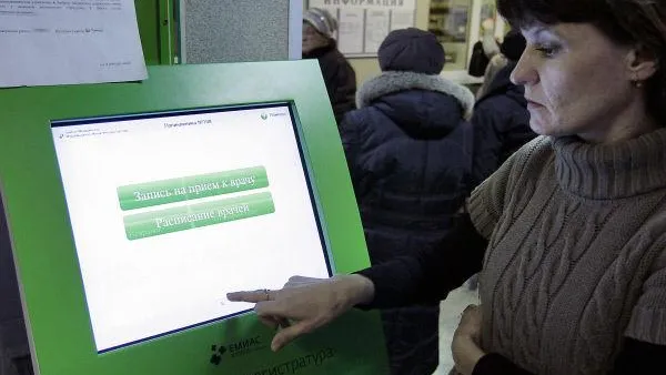 Почти 147 тысяч человек записались к врачам МО через инфоматы с начала марта