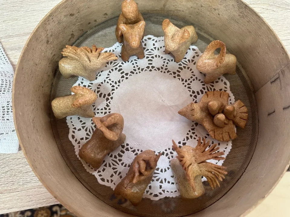 Считалось, что фигурка, которую человек вытянул или получил в подарок, определяет его судьбу на ближайший год. Фото: музей-заповедник «Горки Ленинские»&nbsp;