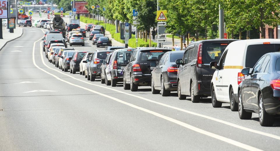 Пробки на дорогах Подмосковья составили 4 балла утром 1 августа