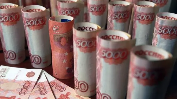 Финансист Разуваев рекомендовал провести деноминацию рубля «один к ста»