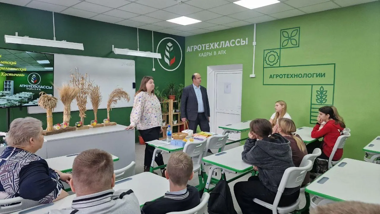 агрокласс в «Дединовской школе-интернате среднего общего образования» в Луховицах