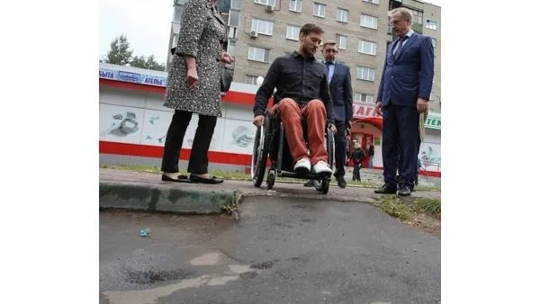 «Колесница» и Ружицкий проверили доступную среду в Люберцах