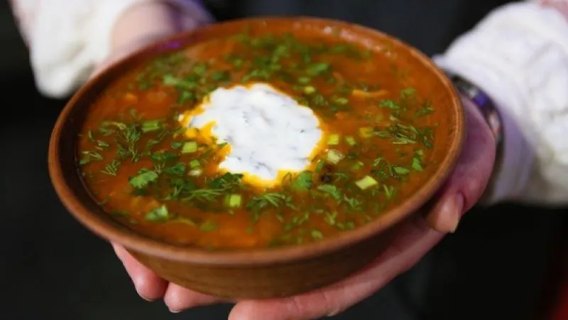 Опытные хозяйки рассказали, как сделать привычные блюда вкуснее и сохранить свежесть продуктов