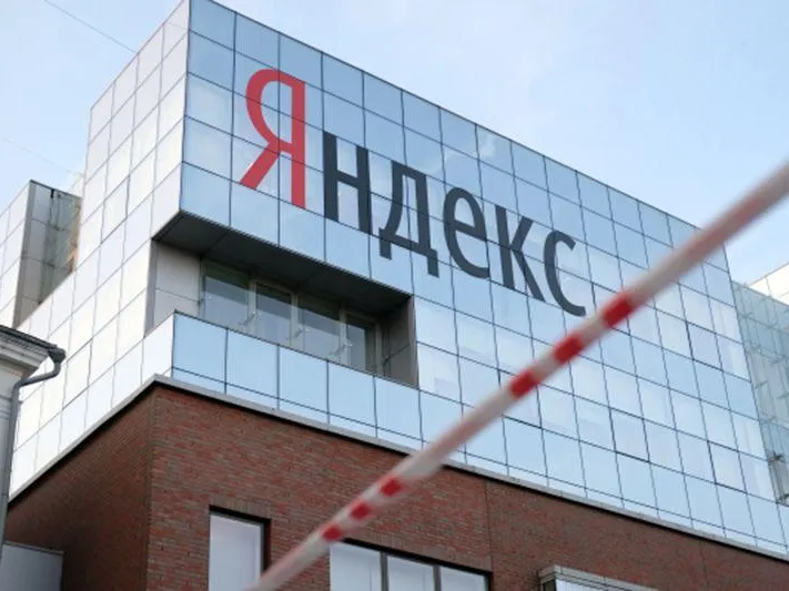 Причиной сбоя в работе сервисов «Тинькофф» и других банков могла стать DDoS-атака на «Яндекс»