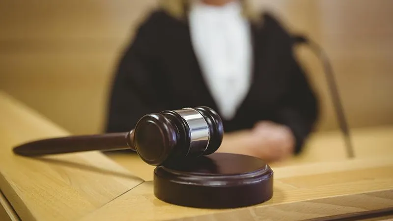 Судебные приставы заставили предпринимателей заплатить сотрудникам зарплату