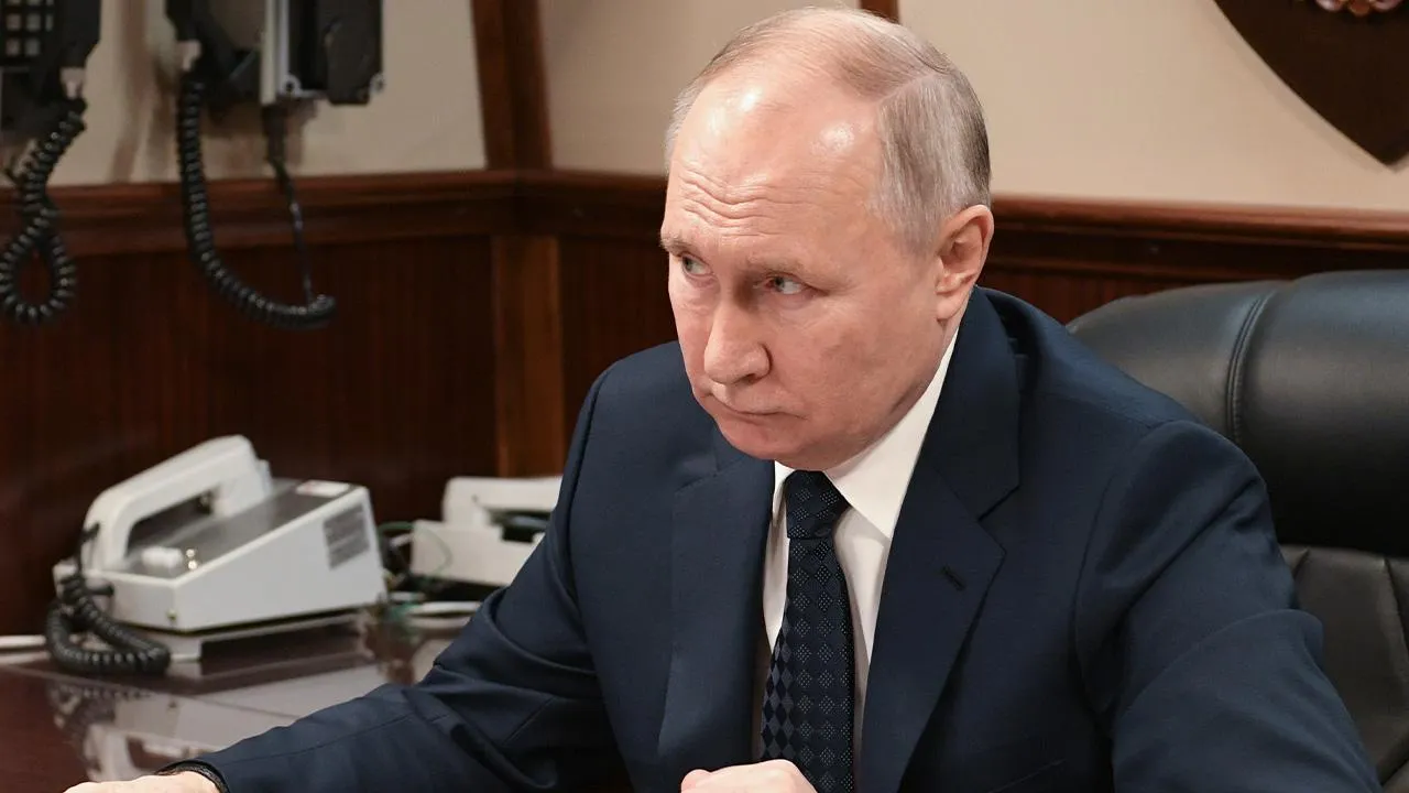 «С них не заплатят налоги»: выяснилось, почему Путин подписал закон о выплате маткапитала не всем гражданам России