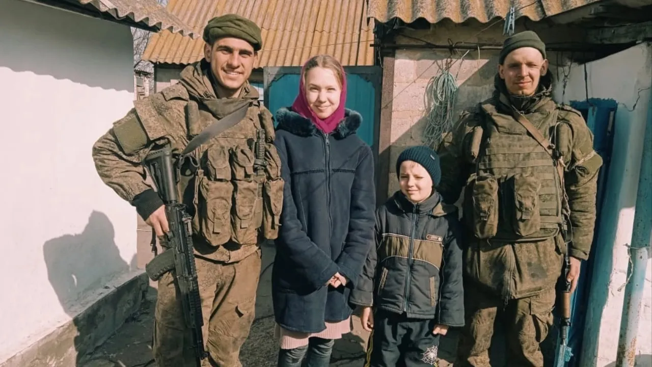 Колол дрова и добывал таблетки: боец СВО рассказал, как подружился с семьей в Донбассе