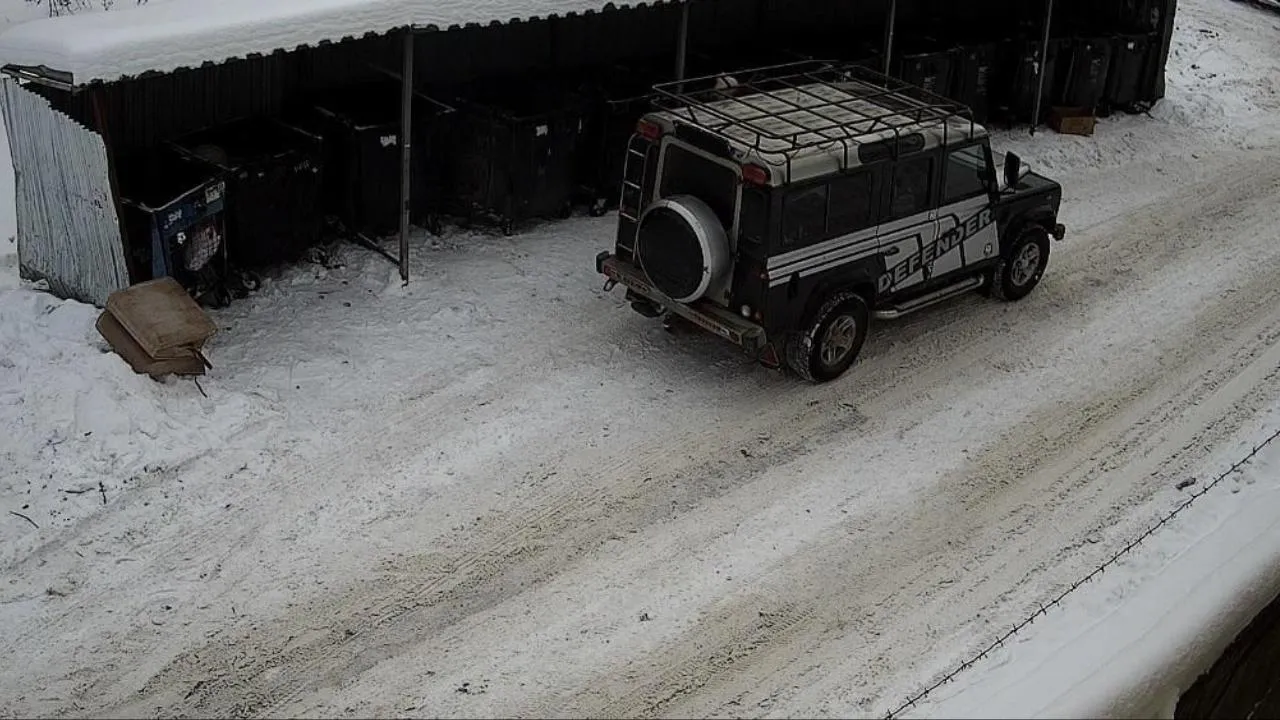 Более 120 случаев сброса отходов из автомобилей зафиксировали в Подмосковье с начала года