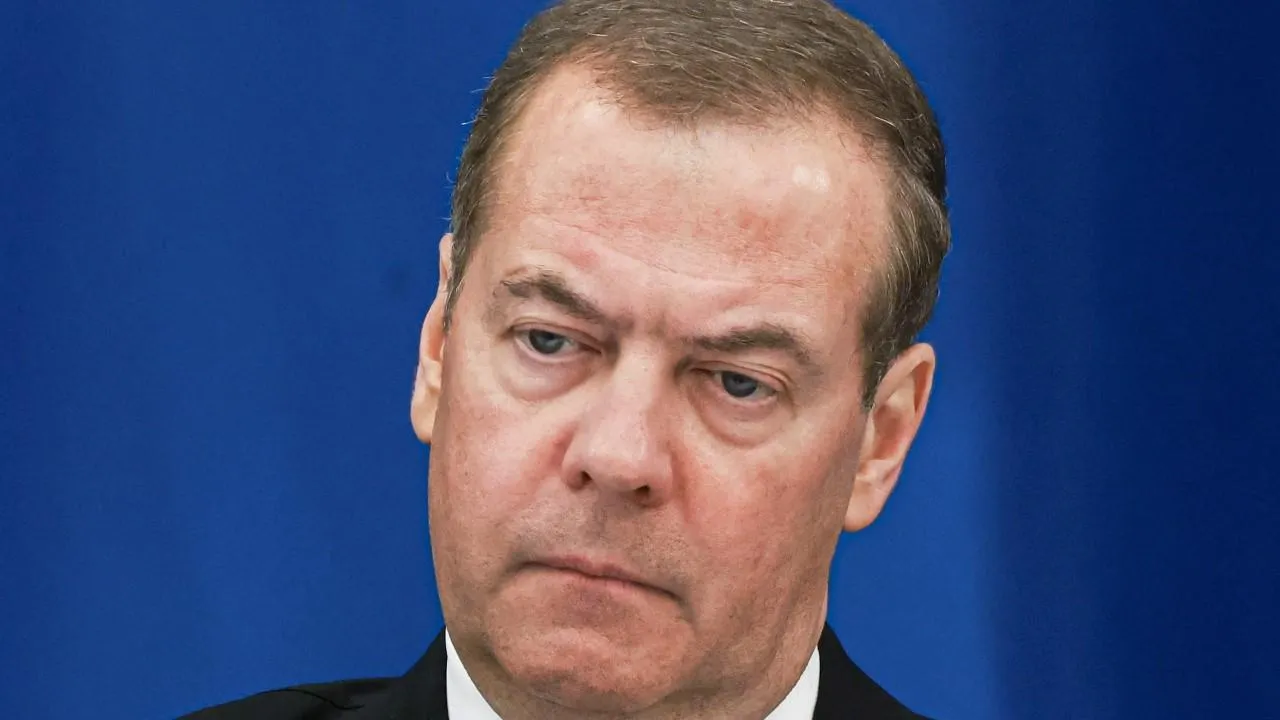 В Кремле оценили статью Медведева в «Российской газете»