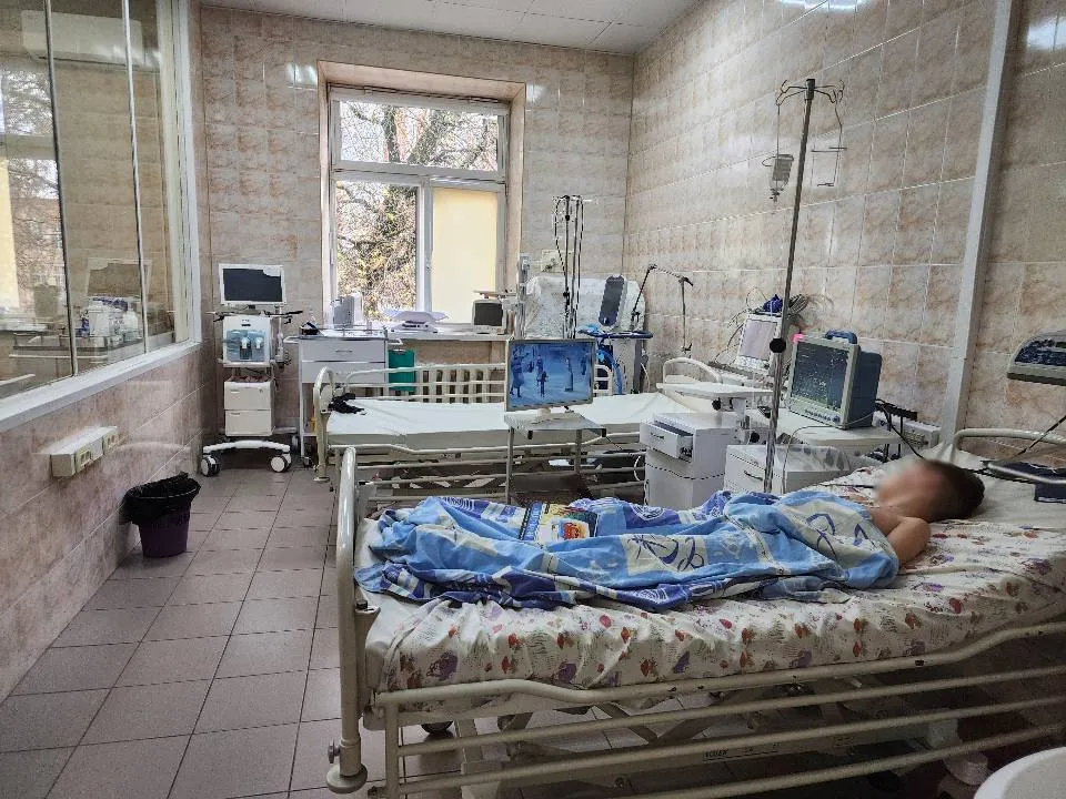 Все палаты укомплектована мониторами, круглосуточно отслеживающими жизненно важные показатели пациентов. Фото: МедиаБанк Подмосковья/Мария Шигорева