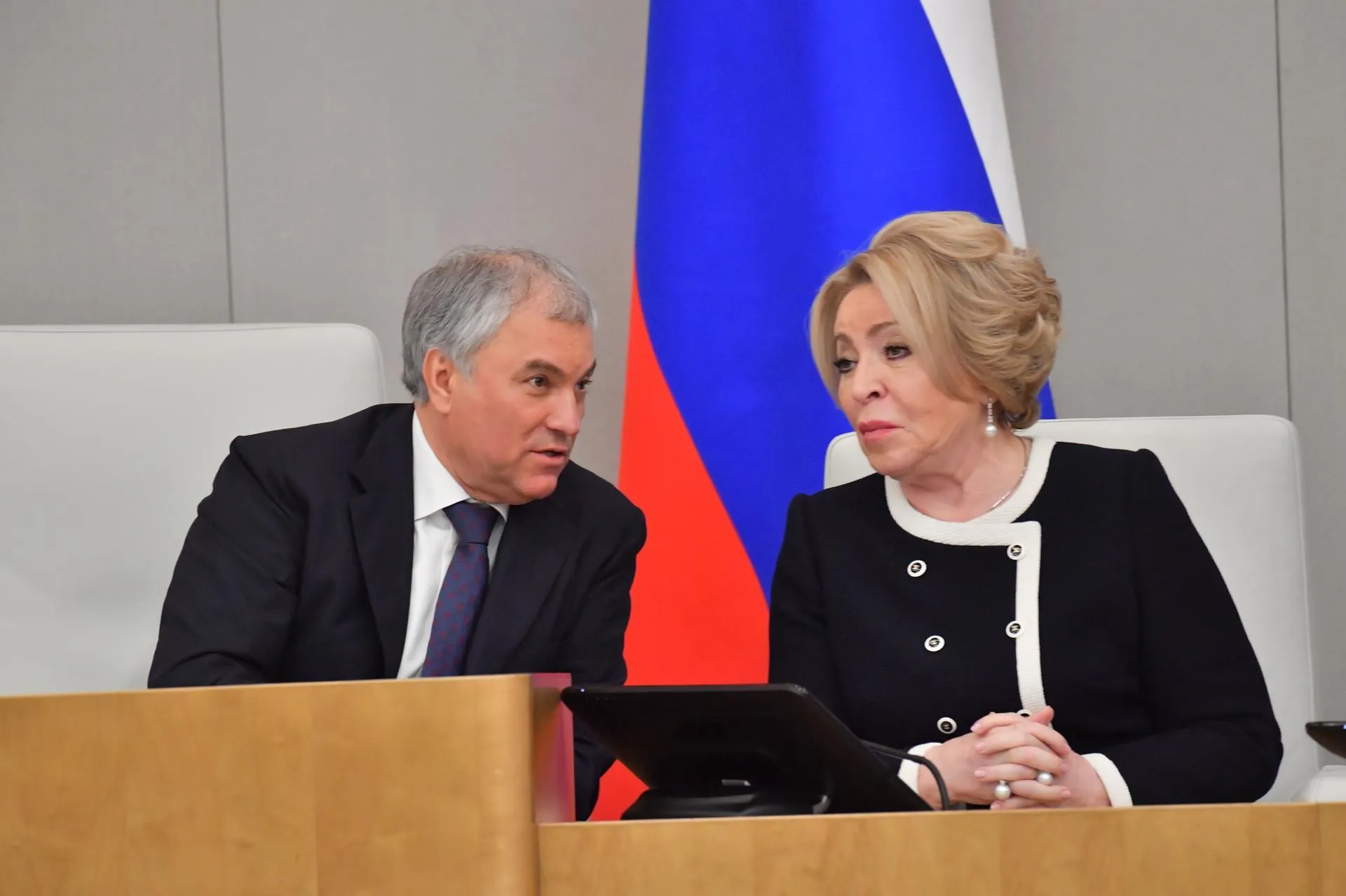 Спикер ГД Вячеслав Володин и спикер Совфеда Валентина Матвиенко. Komsomolskaya Pravda