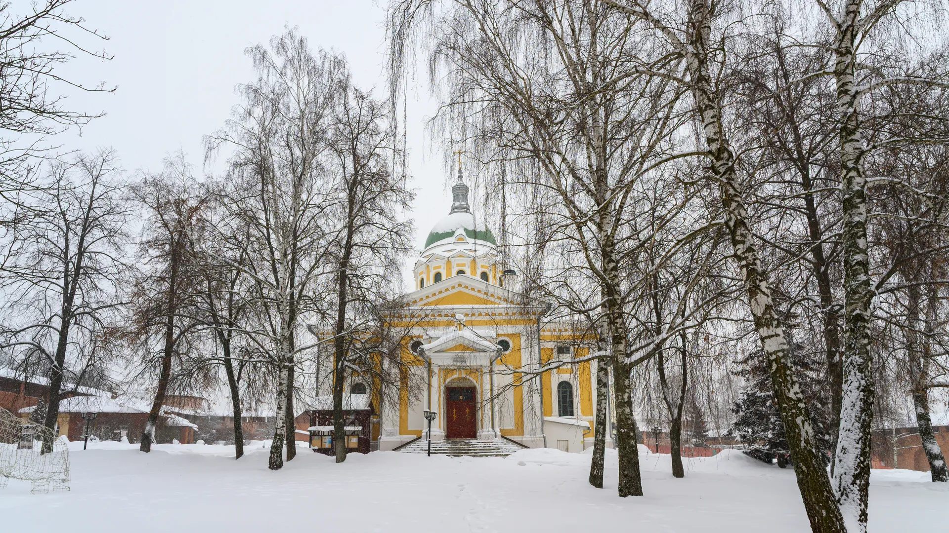 Иоанно-Предтеченский собор на территории Зарайского кремля