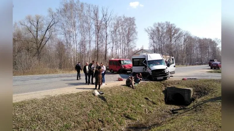 Маршрутка с пассажирами попала в ДТП в Рогачево, есть пострадавшие