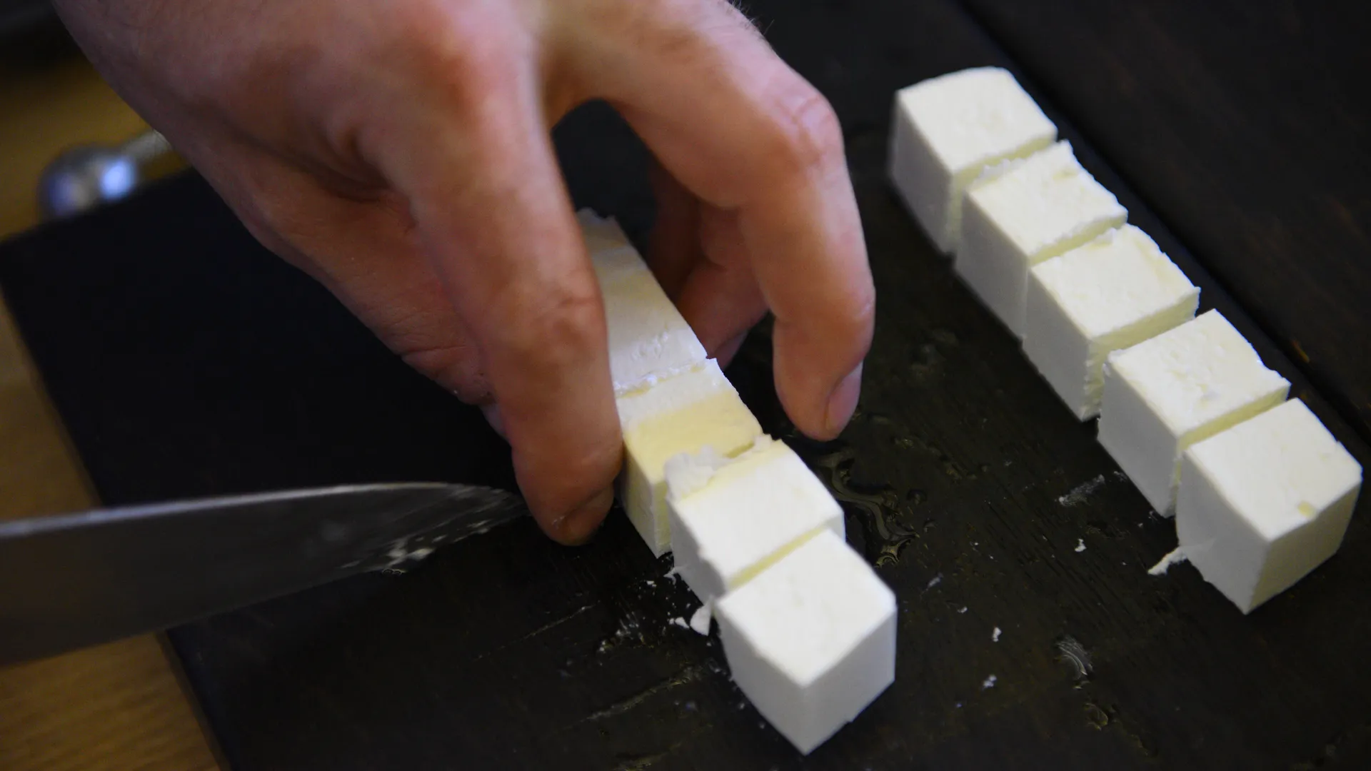 Секрет французских долгожителей: диетолог назвал самый полезный вид сыра для тех, кому за 40