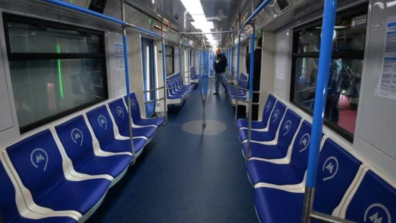 В метро могут начать штрафовать за селфи уже следующим летом