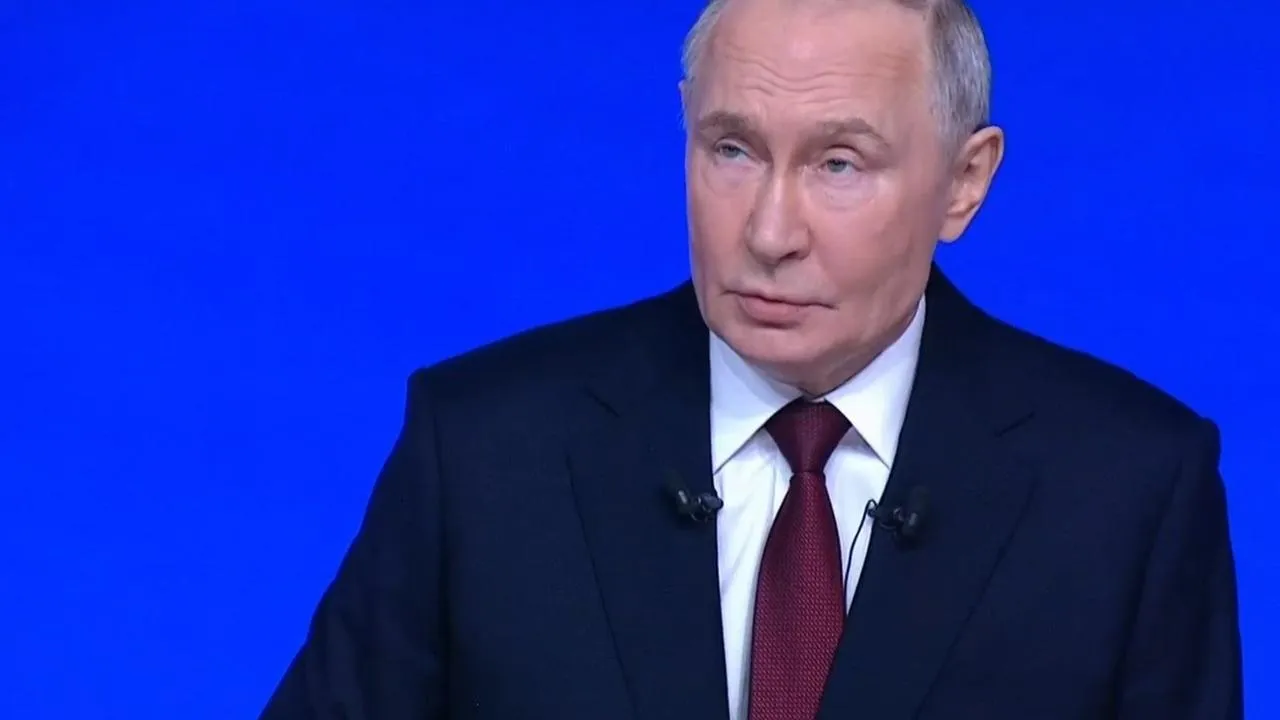 Слезы у телефона: что слышат операторы прямой линии перед тем, как вопросы попадут к Путину