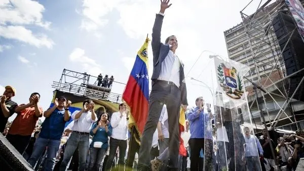 Италия оказалась единственной страной ЕС, которая проголосовала против признания Гуайдо