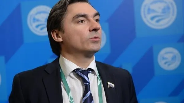 Депутат Госдумы призвал запретить телеканалам покупать иностранные фильмы и шоу