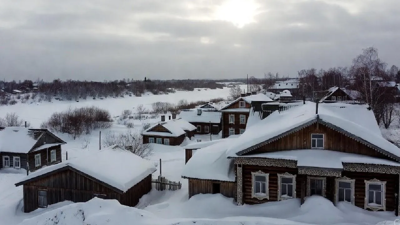 «-33 градуса на улице и лед в батареях»: в Якутске мусоровоз оставил 35 домов без тепла
