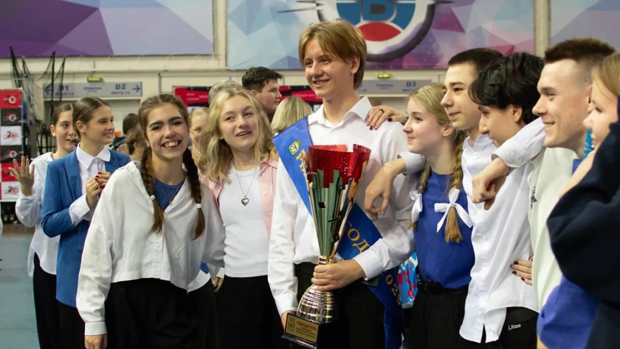 Сцена, испытания и победа: в Ленинском округе выбрали «Рыцаря года–2025»