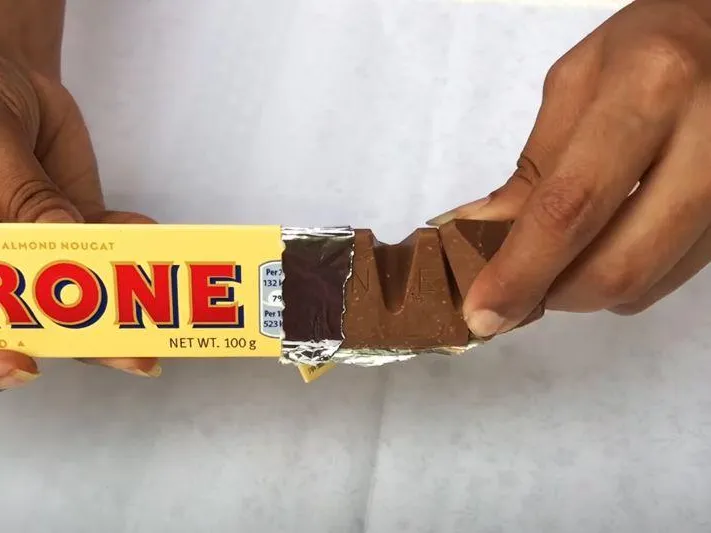 Как правильно есть шоколад Toblerone – лайфхак из сети