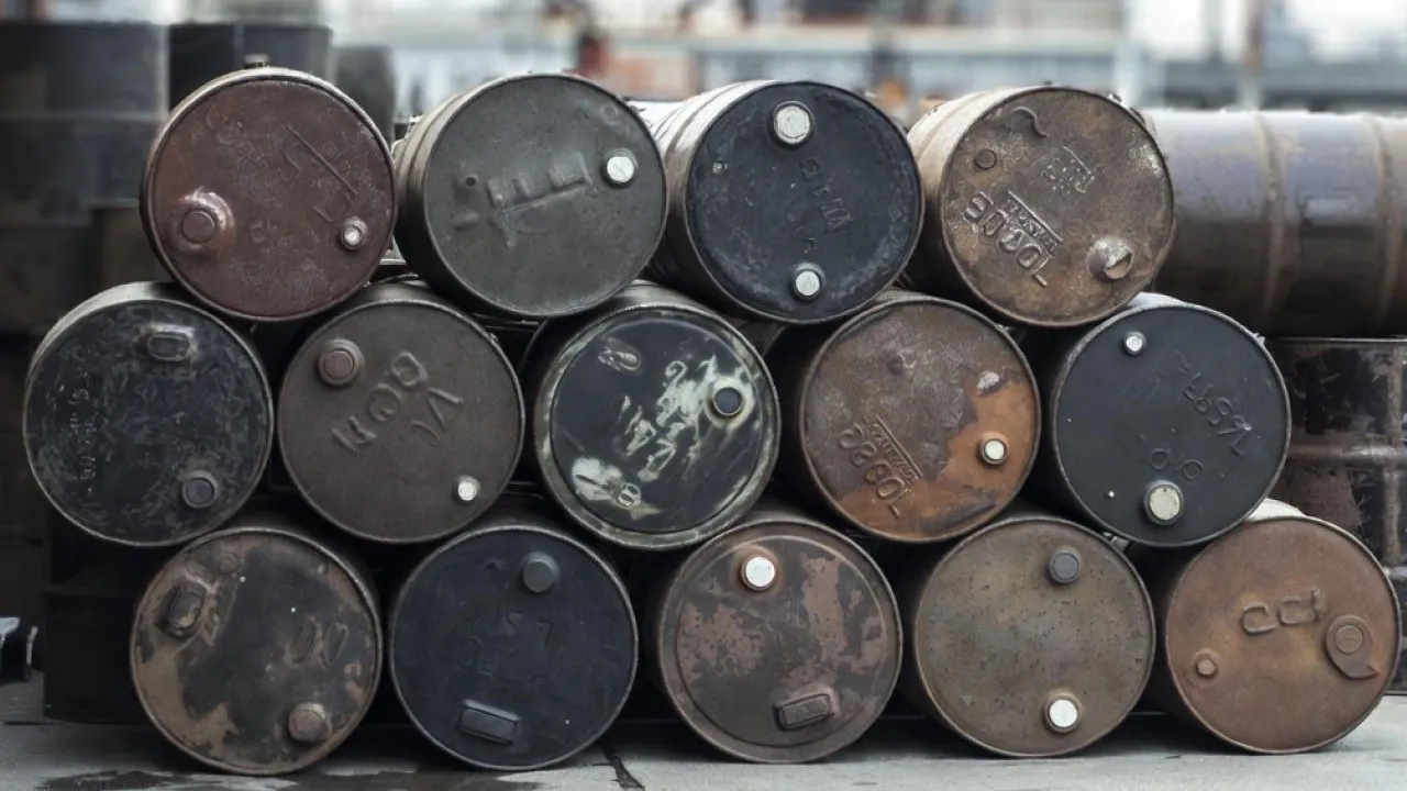 Обвал на 15%: нефтяной рынок пошел вниз после прогнозов Трампа о скором завершении войны