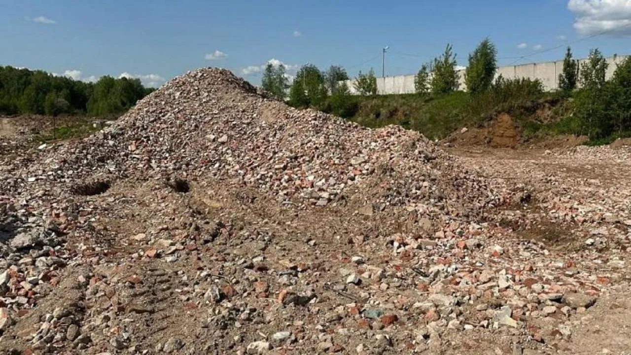 Инспекторы эконадзора устанавливают организаторов свалки в подмосковном Ступино