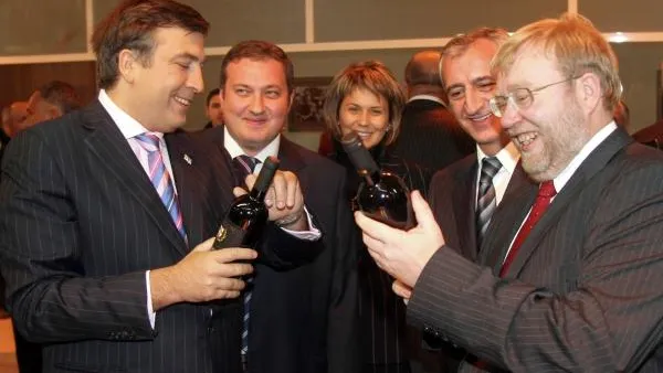 Саакашвили: Порошенко уничтожил украинское виноделие