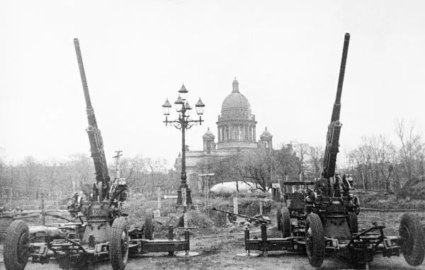 Великая Отечественная война 1941-1945 годов. В блокадном Ленинграде. Репродукция