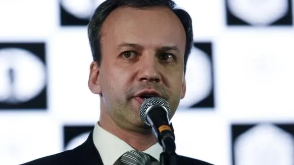 Дворкович: цены на нефть продолжат падать
