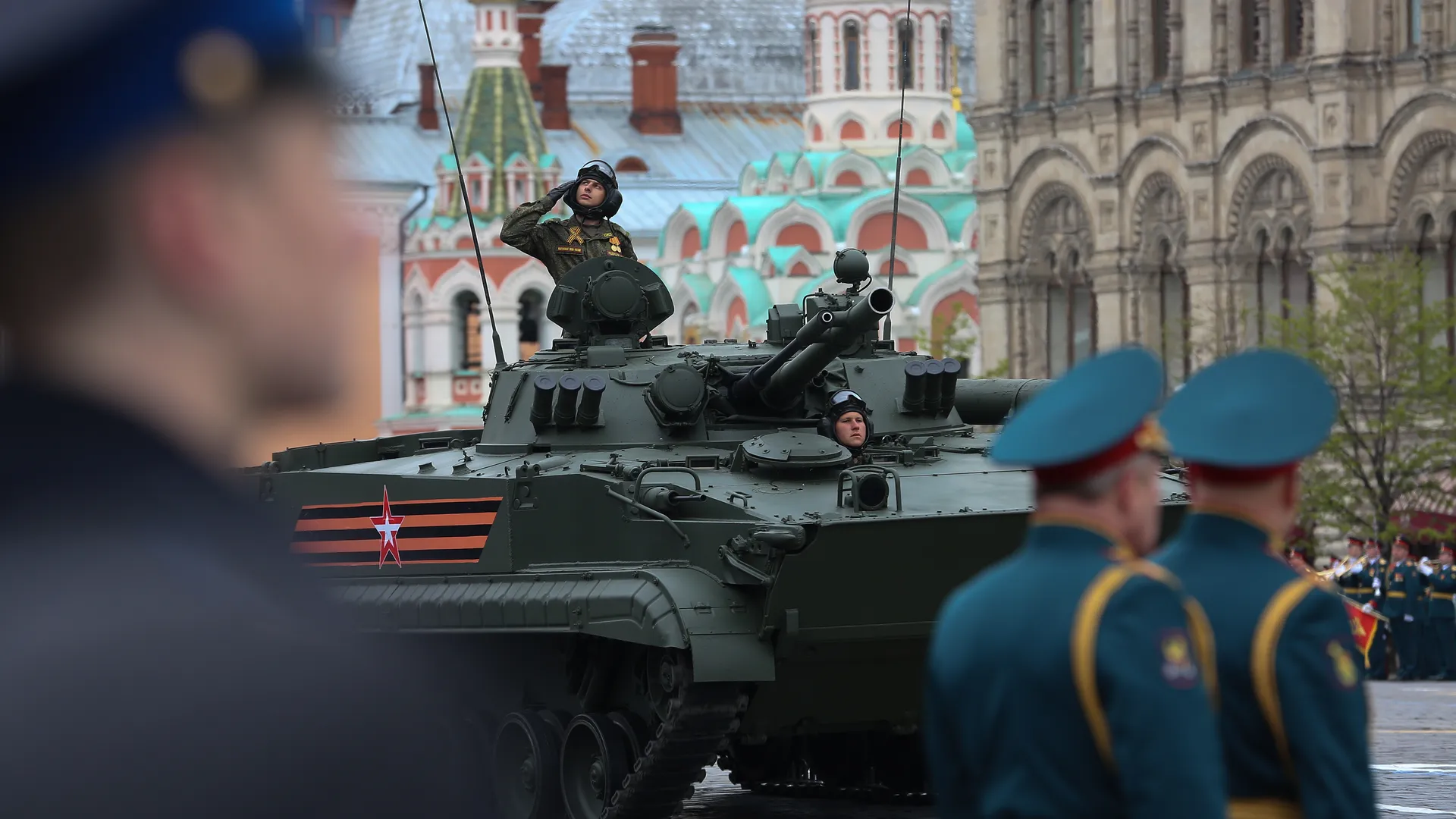 Парад Победы прошел на Красной площади в Москве 9 мая