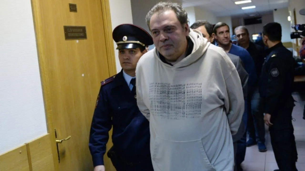 Экс-чиновника Минкульта приговорили к длительному сроку за мошенничество