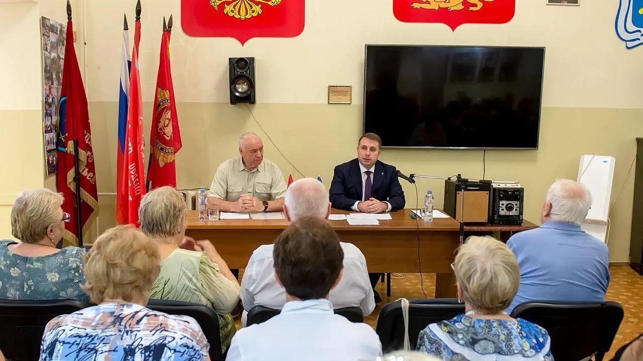 Глава городского округа Подольск поздравил с днем рождения ветерана войны в Афганистане