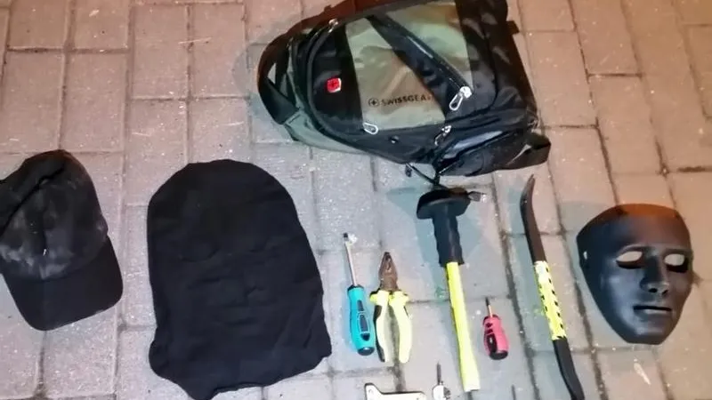 Вора в Одинцово застали за вскрытием банкомата