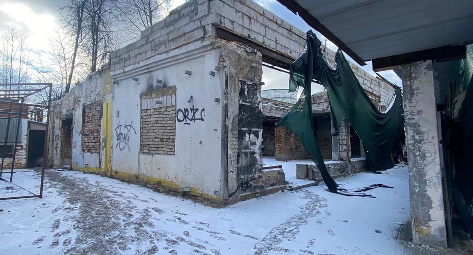 Аварийное здание бывшего магазина восстановили в поселке Тучково