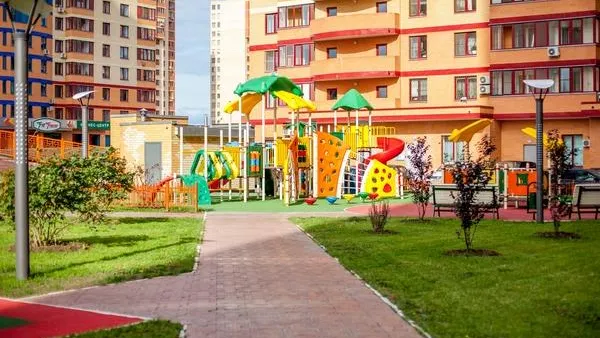 Более трети подмосковных дворов уже начали благоустраивать - Пестов