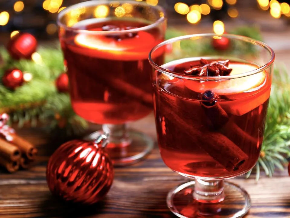 Каркаде, сок и черный перец: как с пользой заменить алкоголь на новогоднем столе