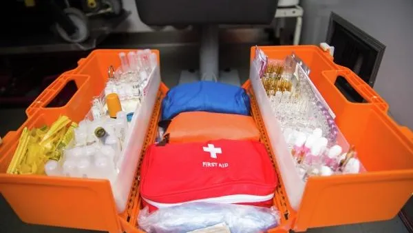 Автомобиль врезался в фонарный столб в Москве