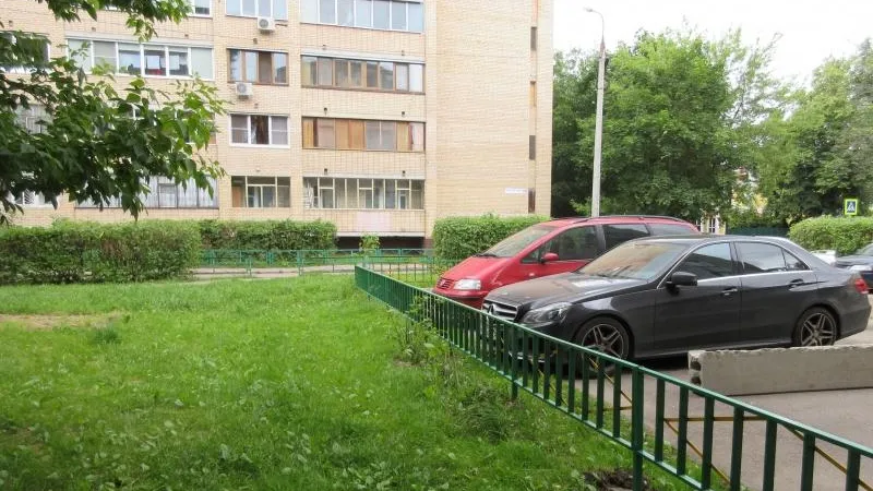 Жалоб на «газонную» парковку в Подмосковье стало меньше на четверть