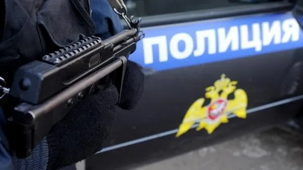 В Петербурге сотрудники ГИБДД при помощи оружия остановили нарушителя