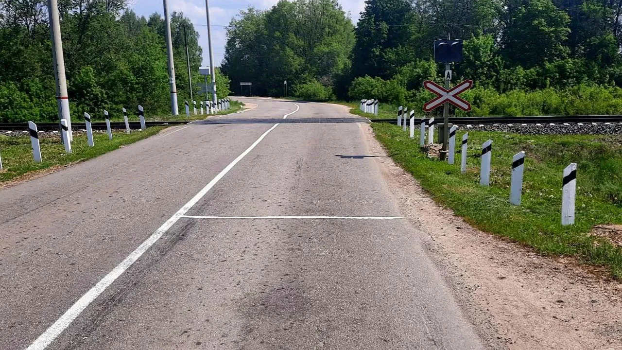 На двух железнодорожных переездах в Подмосковье временно ограничат автомобильное движение