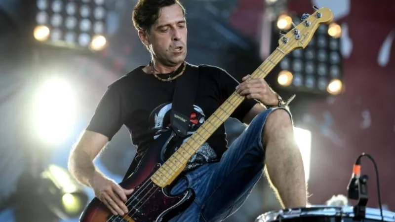 Лидер популярной группы избежал штрафа за дискредитацию вооруженных сил России