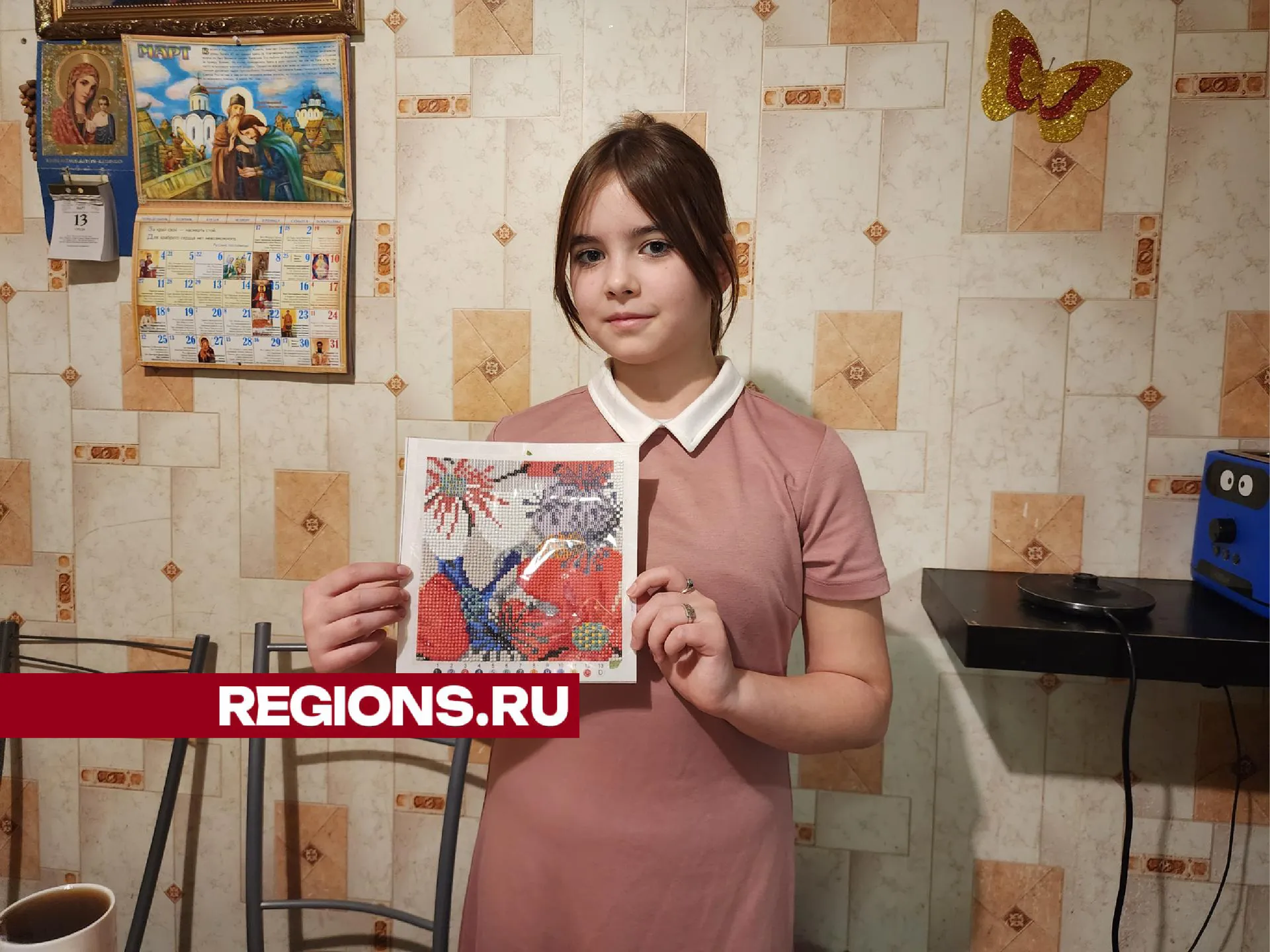 Маша мастерит своими руками поделки/фото: Хавива Фонина